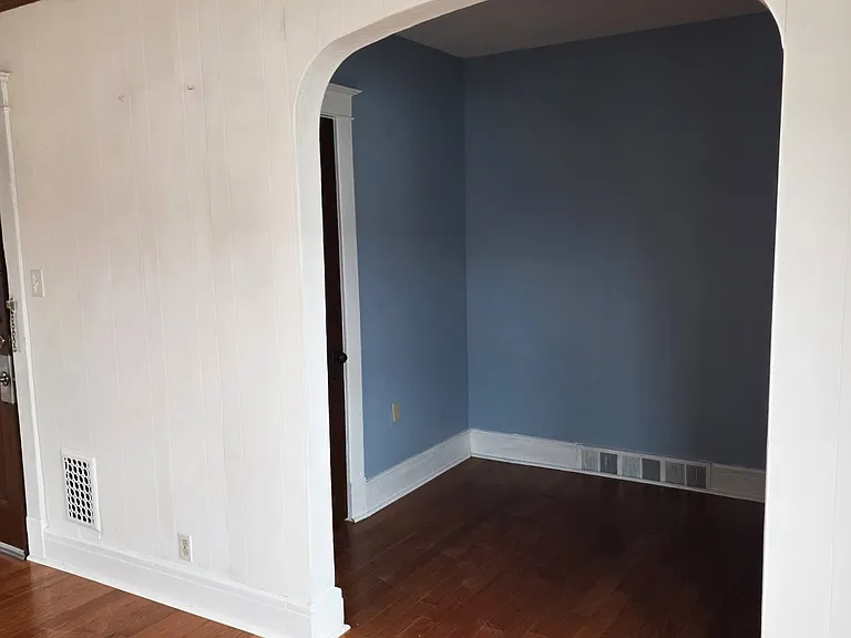136 Zenner St #2 — Photo 8