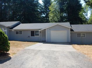 102 Studebaker Pl APT C, Castle Rock, WA 98611