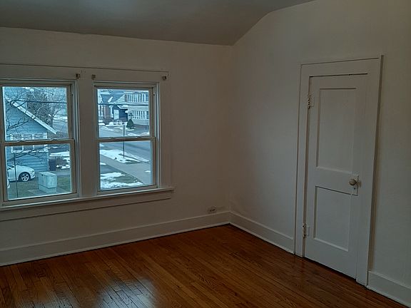 4th image of 137 North Ave Floor 2