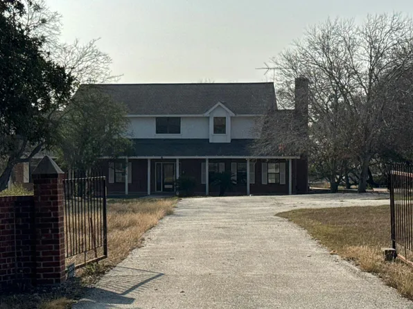 755 County Road 480, Castroville, TX 78009