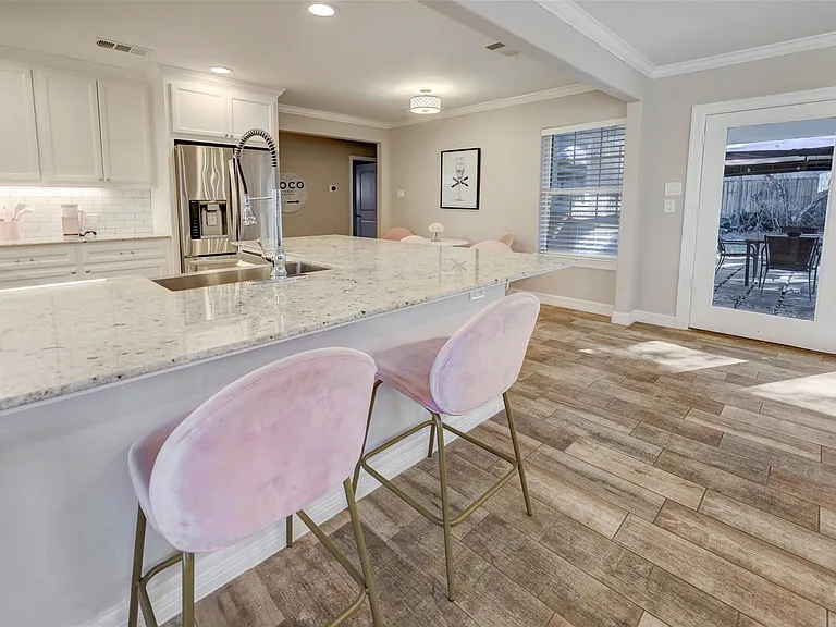 9007 Beverlyhill St — Photo 6