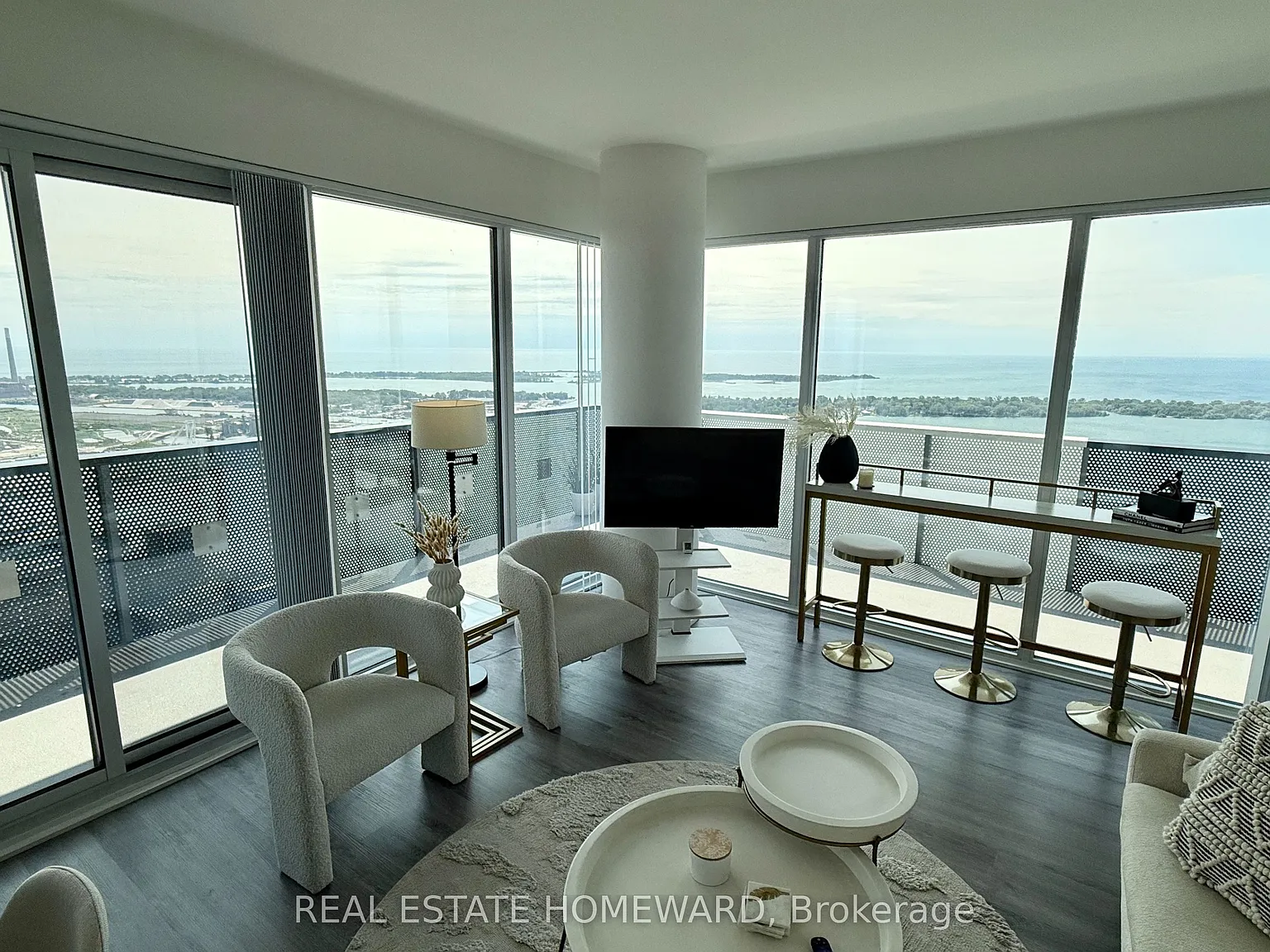 3 bed, $6,500 — Photo 2