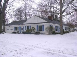 30022 Winsor Dr, Bay Village, OH