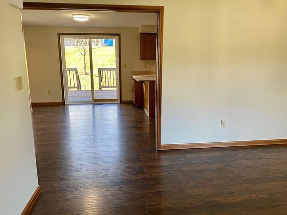 5th image of 539 Vincent Dr