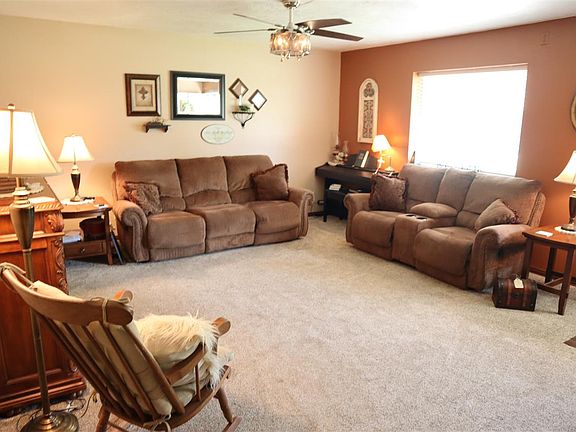 4th image of 3114 W Delta Dr