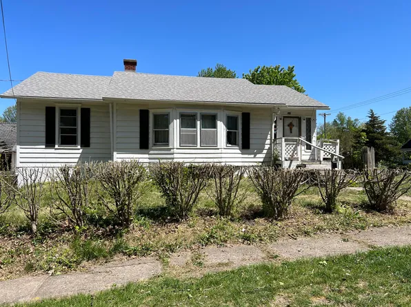 702 Elm St, Slater, MO 65349