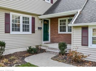 35 Cliffmount Dr, Bloomfield, CT 06002