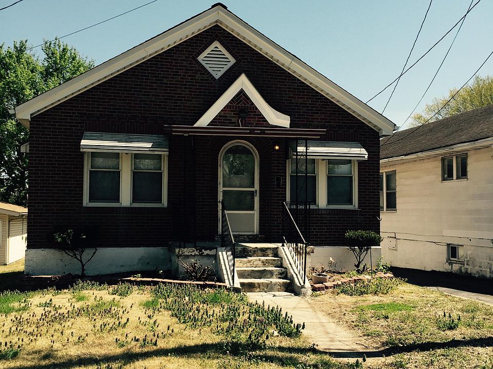 1st image of 210 Avenue H