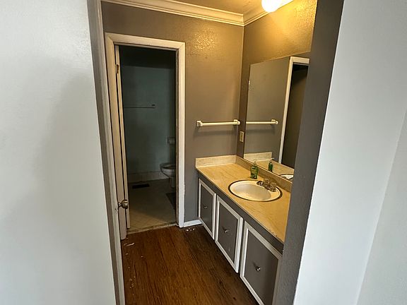 5th image of 6726 S Lewis Ave #6726-1205