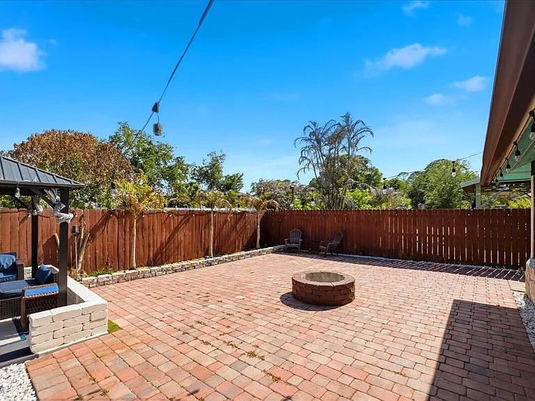 1326 SW Bartell Ave — Photo 49