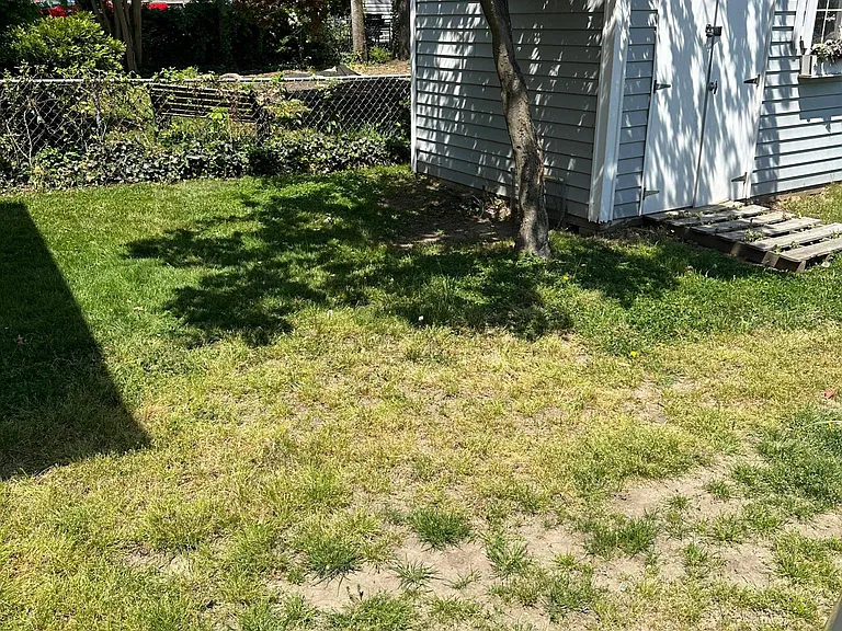 2623 S Dakota Ave NE — Photo 10