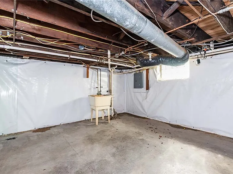 320 Park Dr — Photo 38