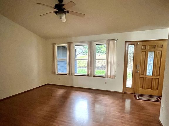 3rd image of 7247 Columbine Pl NW