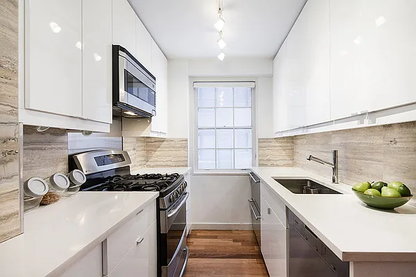 Sold by Corcoran | media 14