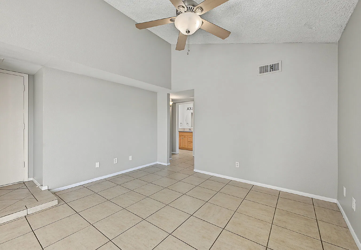 2 bed, 2.0 bath, 1037 sqft, $1,700 — Photo 4