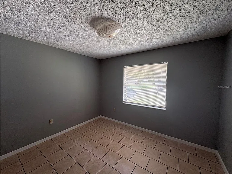 1017 Harden Ct — Photo 14