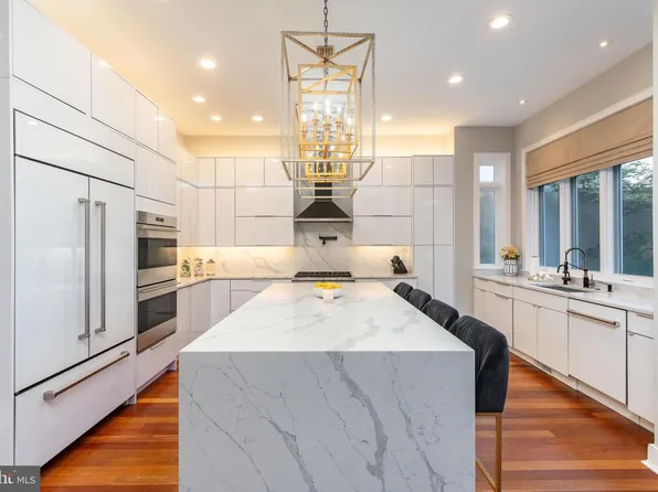 838 Lombard St, Philadelphia, PA 19147