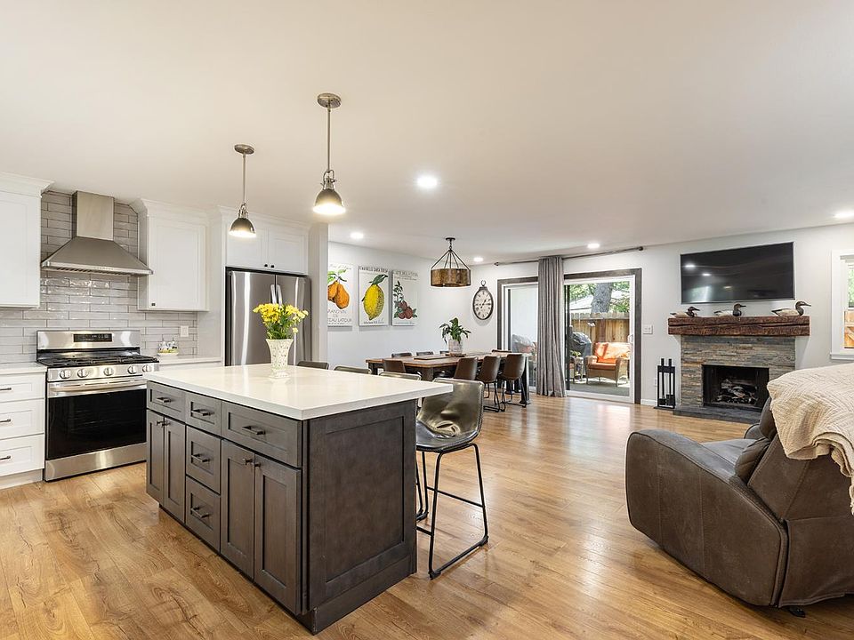 1st image of 225 2nd Street E #27