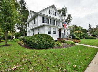 15 Main St N, Farmingdale, NJ 07727