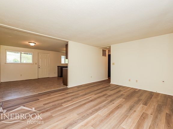 4th image of 6826 Hubbard Dr
