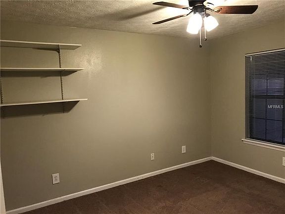 4th image of 825 Darby Ln