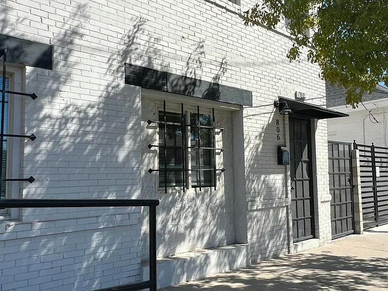 806 N Williams St — Photo 32