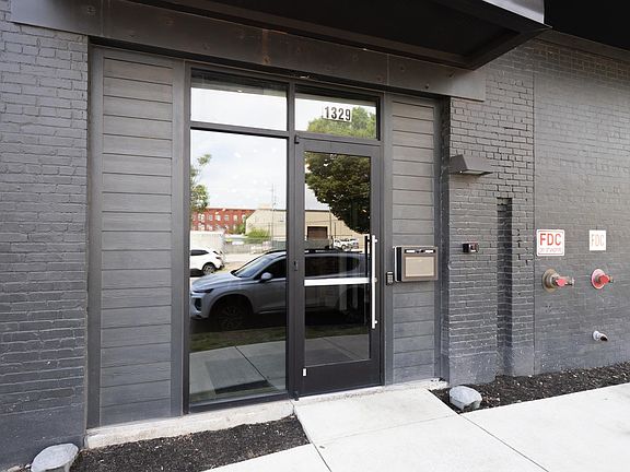 4th image of 1329 4th Ave S