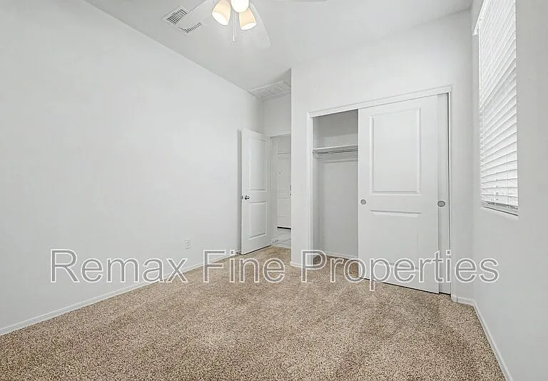 15543 W Desert Hollow Dr — Photo 16