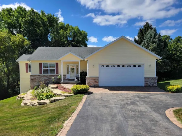 10A140 Eagle Dr, Apple River, IL 61001