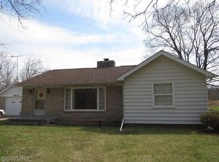 9964 N Riverview Dr, Kalamazoo, MI 49004