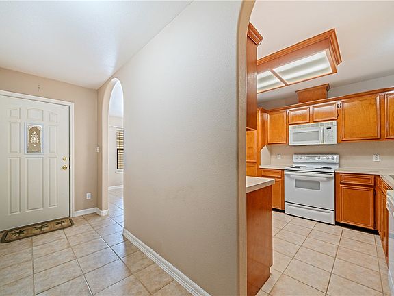 3rd image of 2839 McKinzie Rd #10