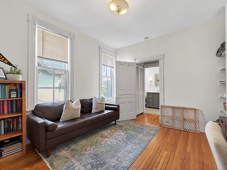 230 College Ave NE — Photo 10