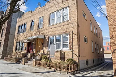 2211 Harman Street  image 1 of 15