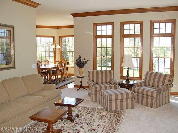 3rd image of 10233 Peninsula Dr