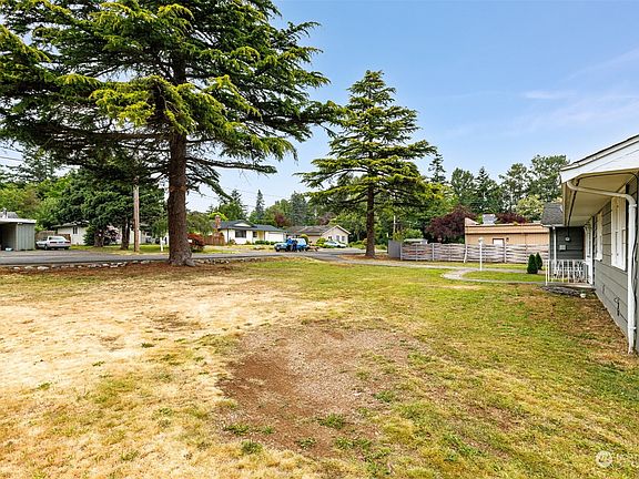 5th image of 2911 Alderwood Avenue