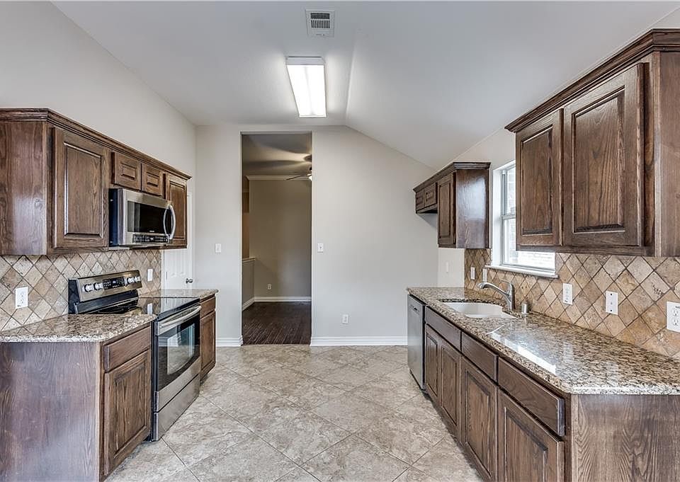 1st image of 2113 Sunny Side Dr