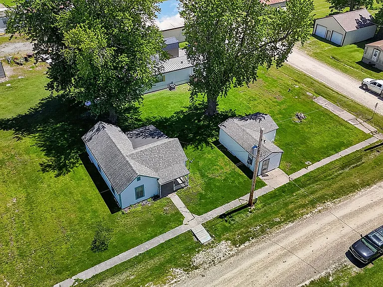 216 Rollins St — Photo 50