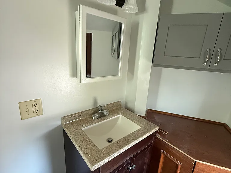 248 S Main St — Photo 3