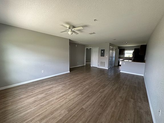 3rd image of 12 Walnut Rd Unit 1