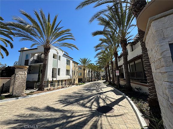 4th image of 3446 Doheny Way