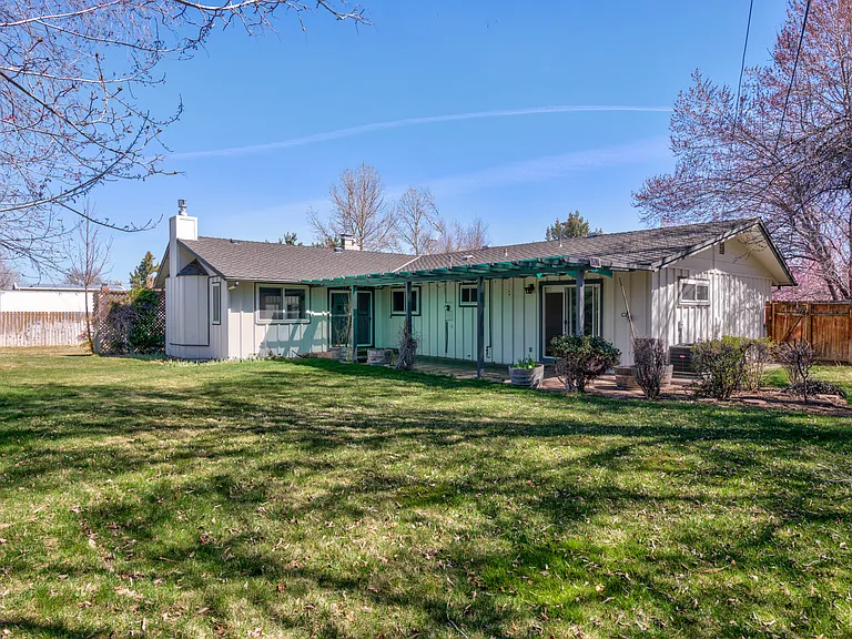 12310 S Hills Dr — Photo 6