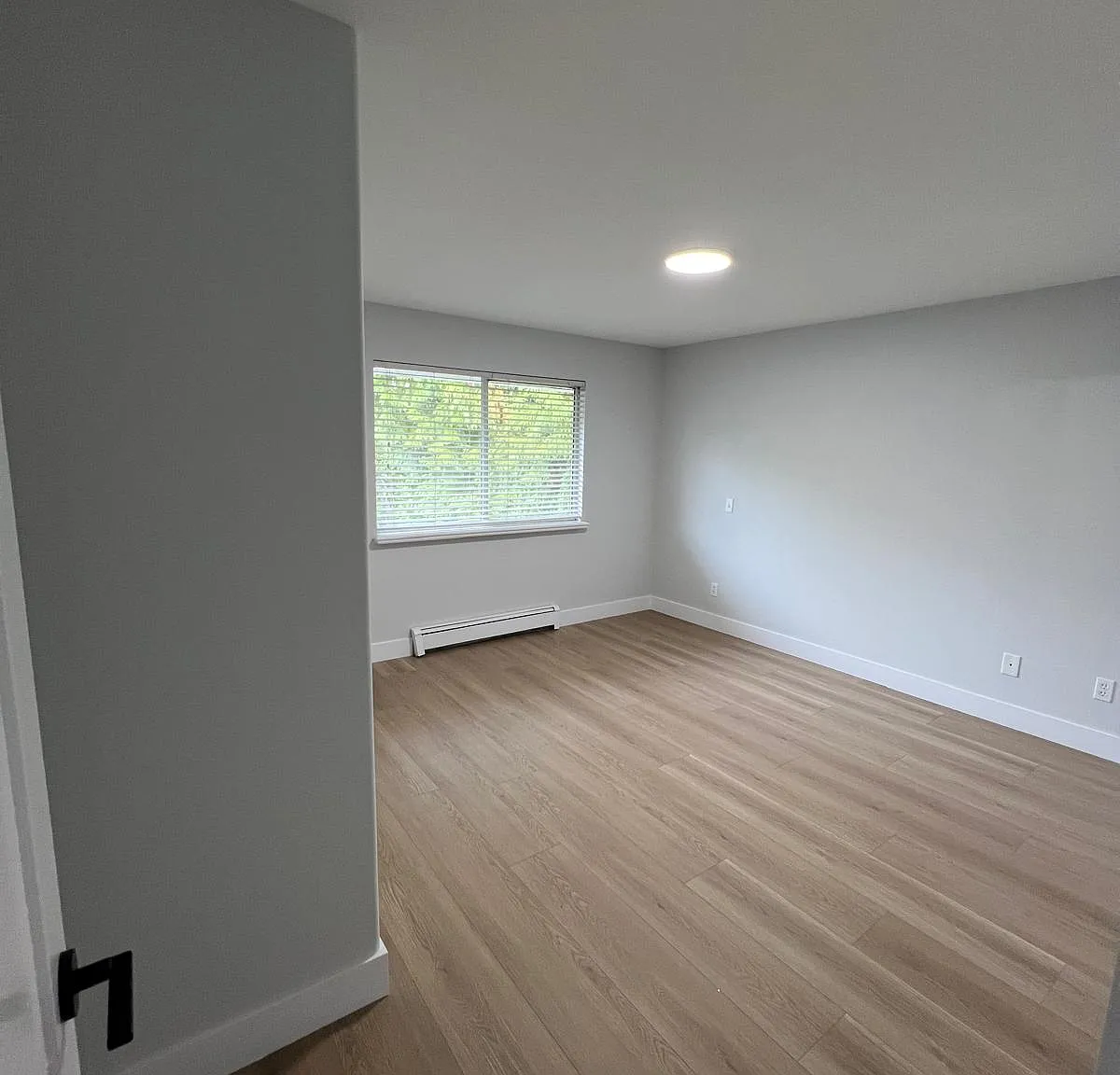 3 bed, 2000 sqft, $3,000 — Photo 4