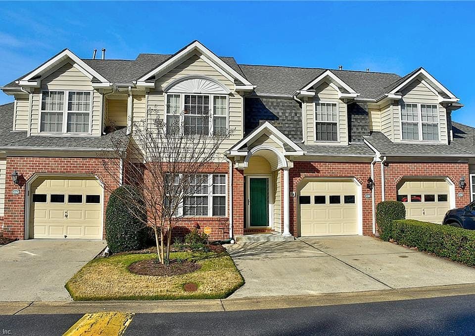 1st image of 4580 Carriage Dr