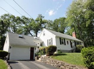 2 Sherwood Rd, Auburn, MA 01501