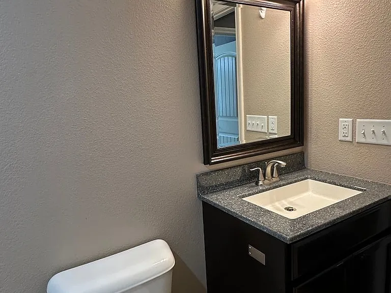 333 Lyle Curtis Cir — Photo 43