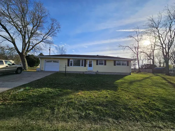 27914 Hillcrest Dr, Elkhart, IN 46517