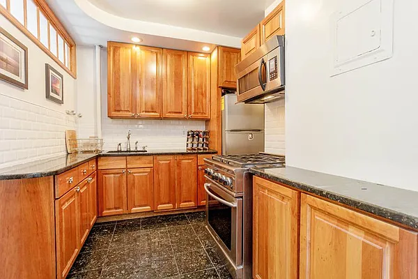 Rented by Compass | media 28