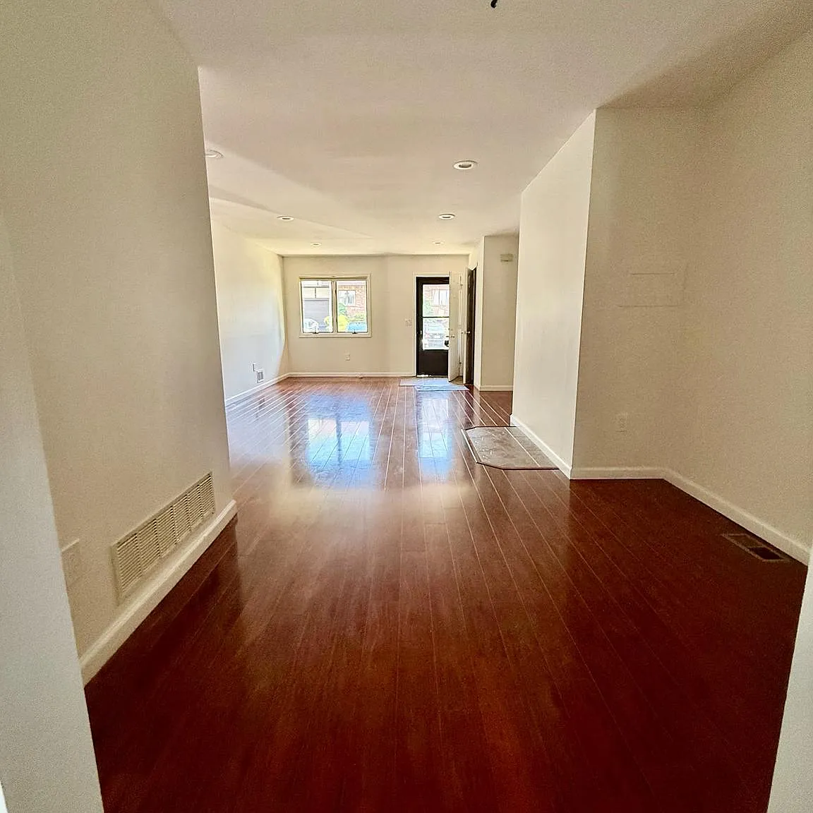 3 bed, 2.5 bath, 1837 sqft, $2,900 — Photo 3