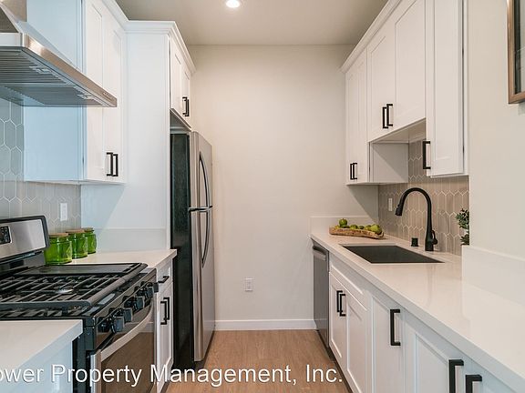 5th image of 322 N New Hampshire Ave #1
