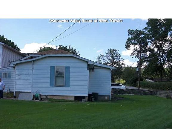 3rd image of 4409 Woodrum Ln